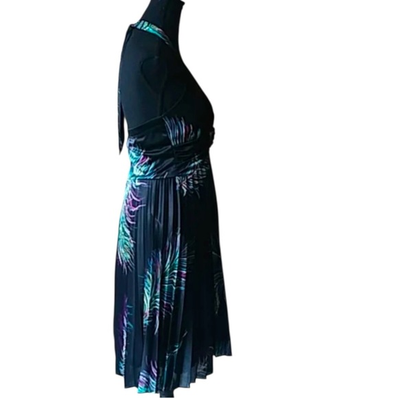 Speechless Women’s Halter Dress Black Feather Print Knee Pleated size S - Picture 5 of 14